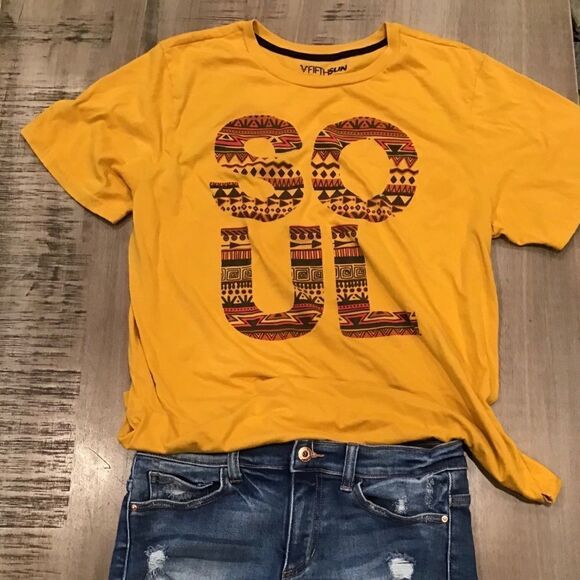 🌺3 FOR $20🌺 - Fifth Sun Soul Mustard T Shirt XL - Picture 1 of 4